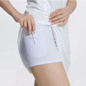 Aces Golf Women's White Golf and Tennis Shorties Shorts NEW